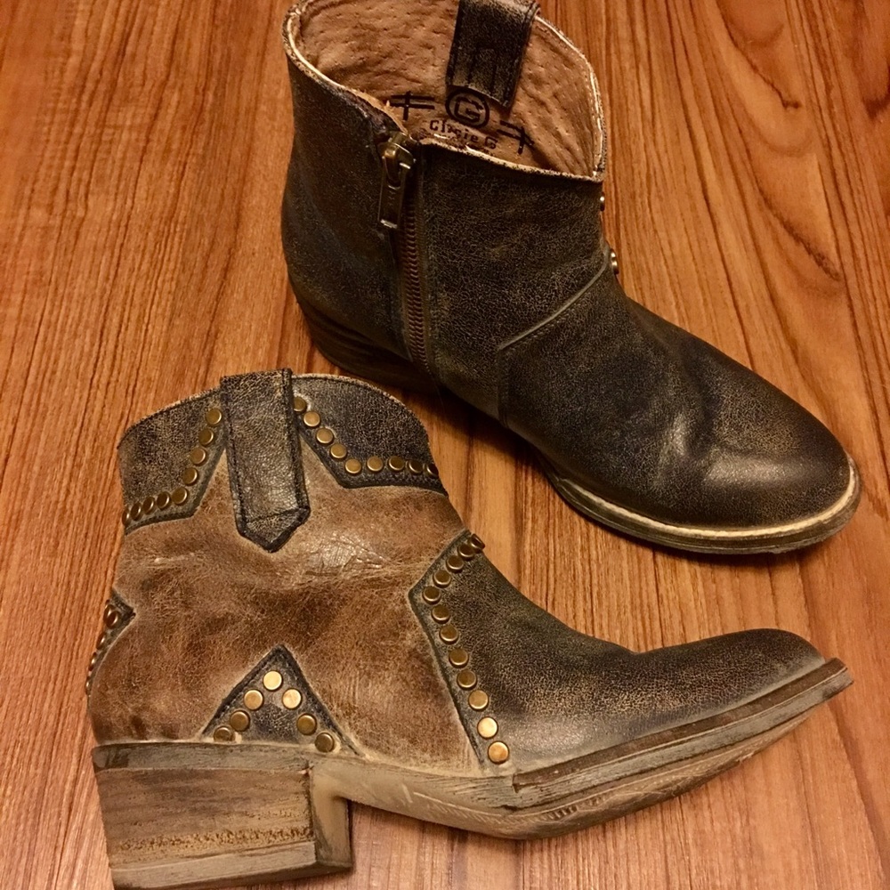 Circle G Star Inlay Booties